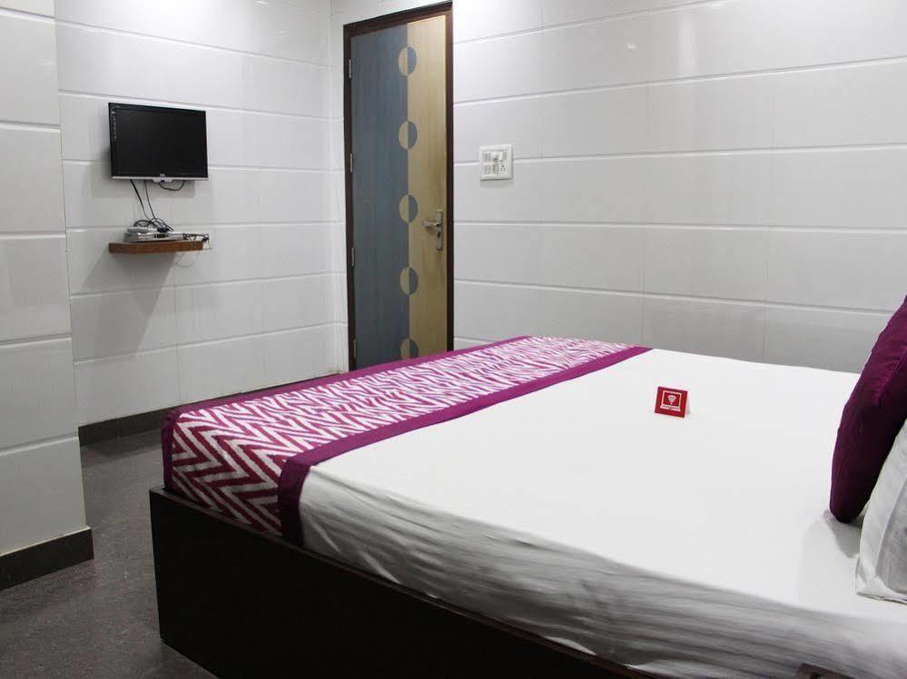 Oyo 2705 Hotel Preet Palace 新德里 外观 照片