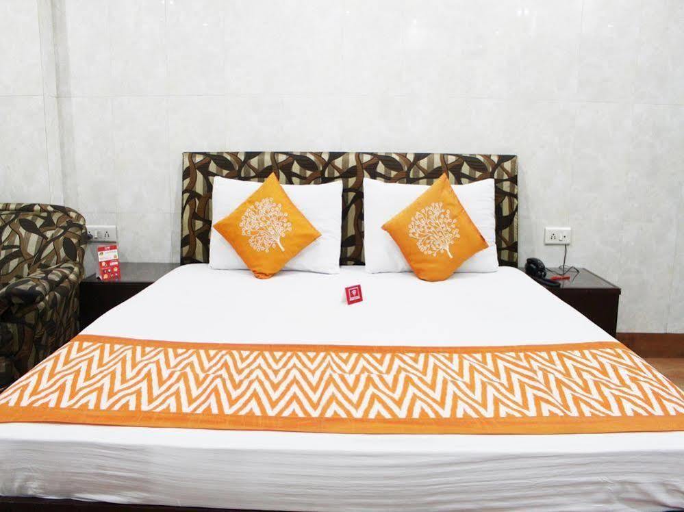 Oyo 2705 Hotel Preet Palace 新德里 外观 照片