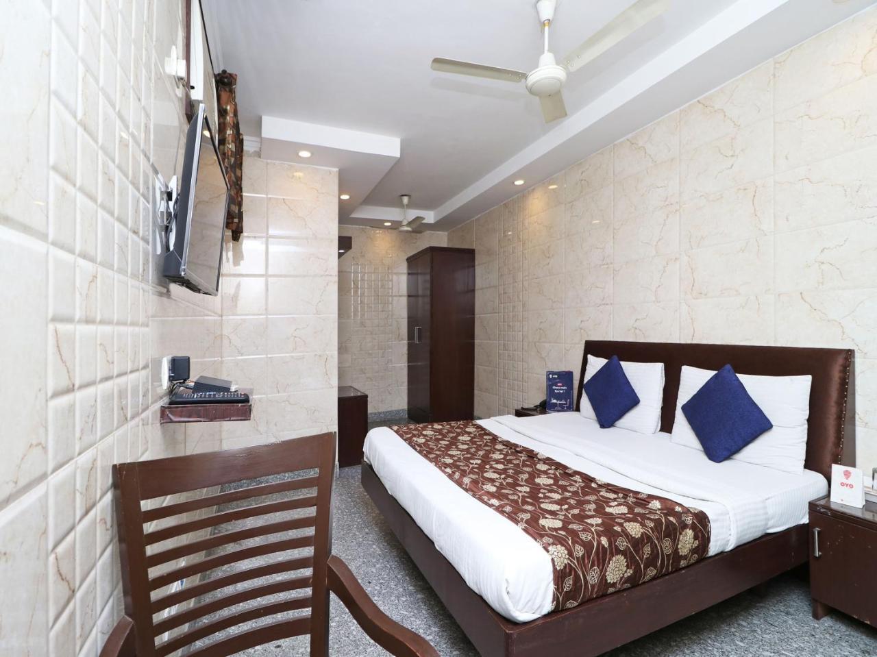 Oyo 2705 Hotel Preet Palace 新德里 外观 照片
