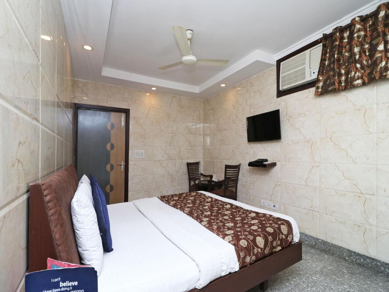 Oyo 2705 Hotel Preet Palace 新德里 外观 照片