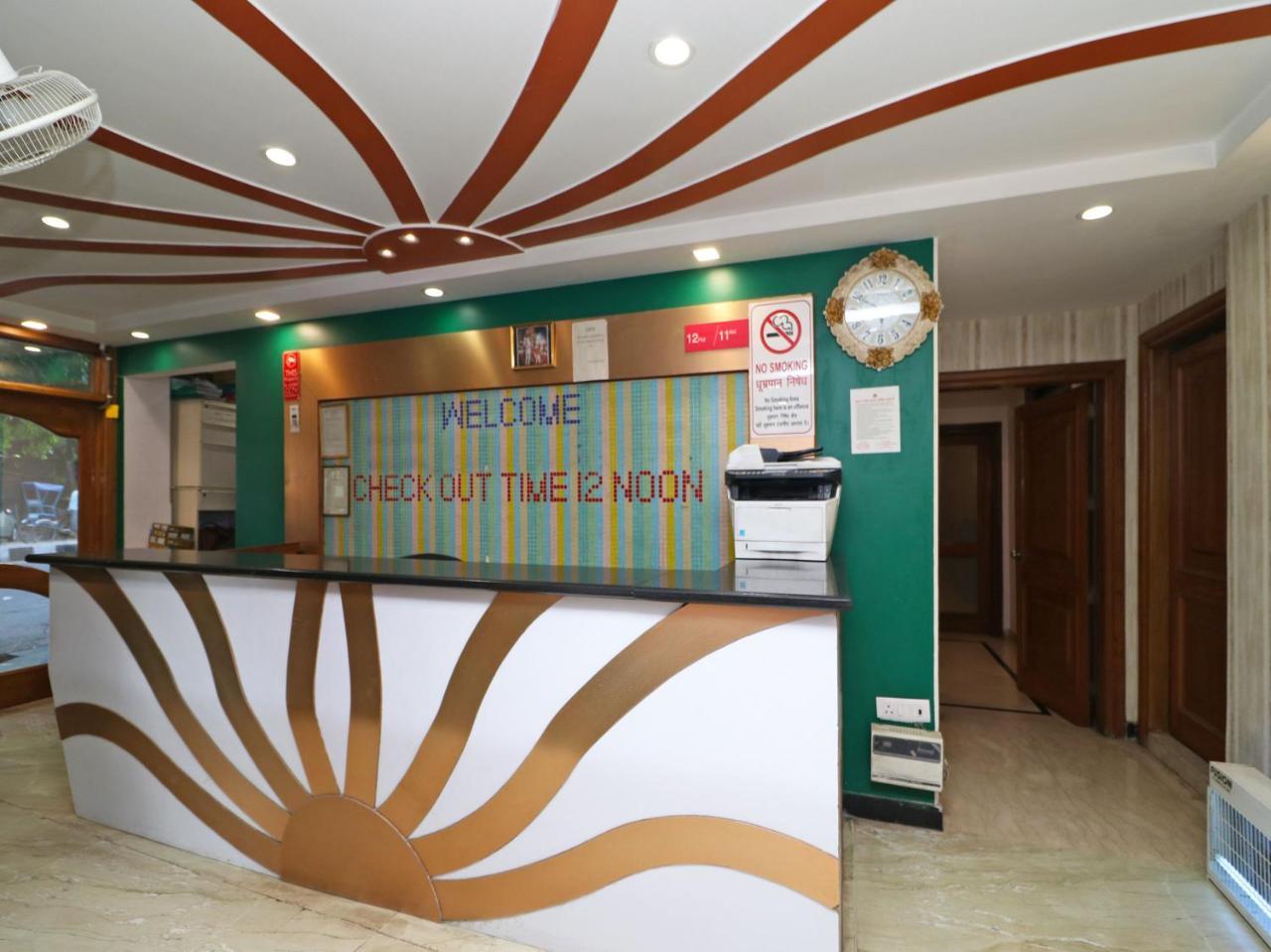 Oyo 2705 Hotel Preet Palace 新德里 外观 照片