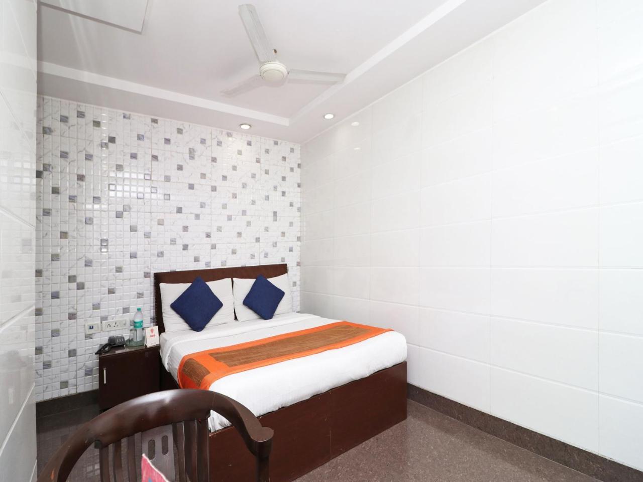 Oyo 2705 Hotel Preet Palace 新德里 外观 照片