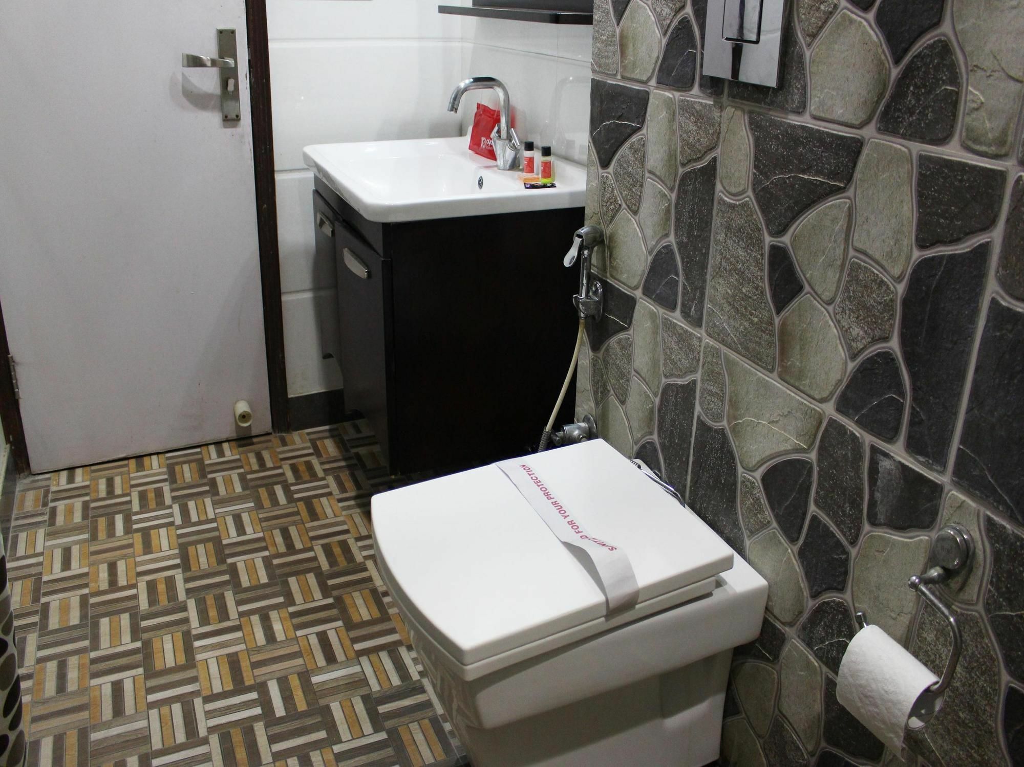 Oyo 2705 Hotel Preet Palace 新德里 外观 照片